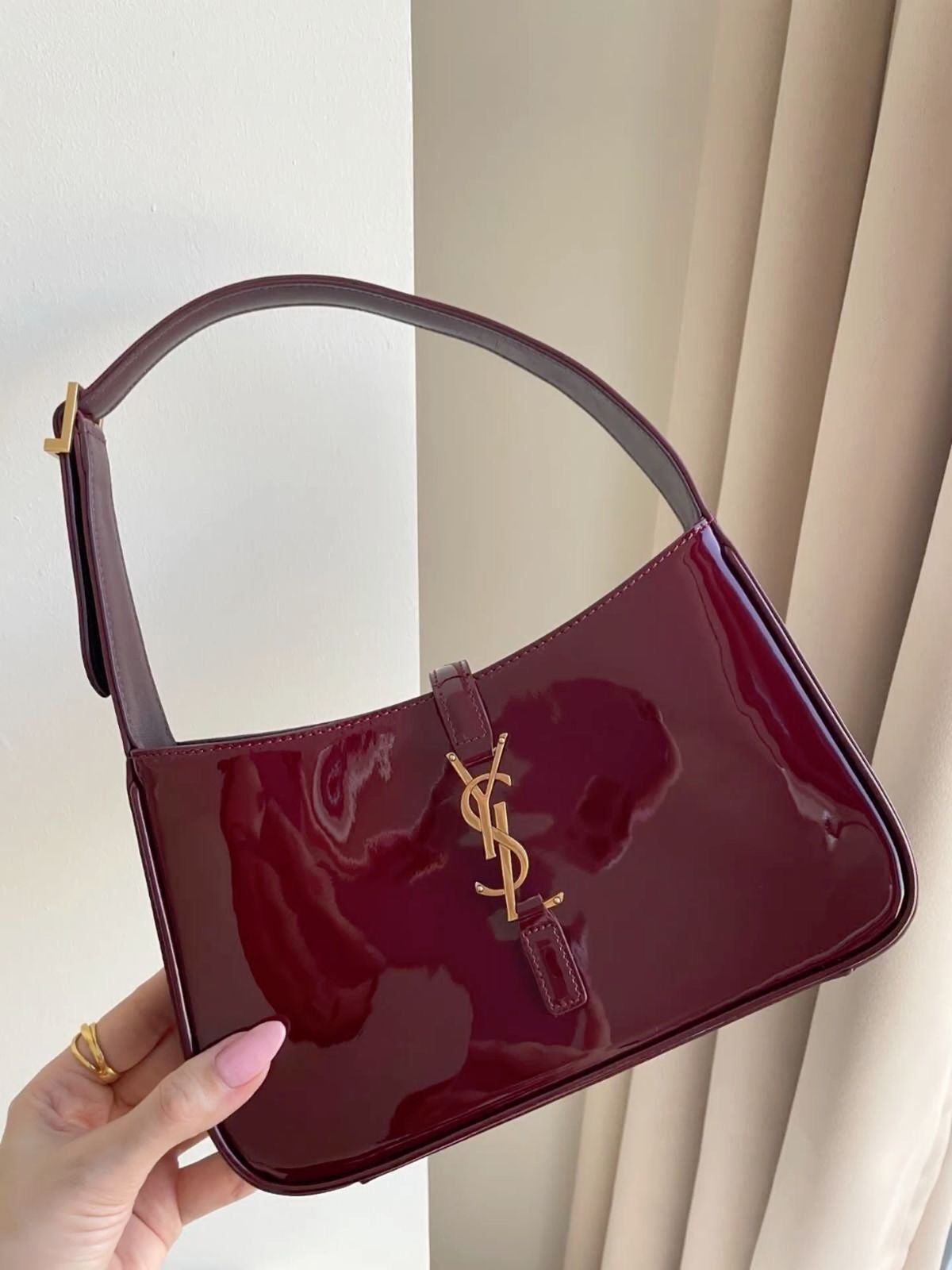 Ysl leather shoulder bag